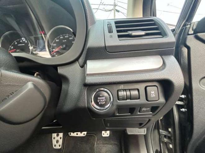 インプレッサスポーツ 2.0 i-S アイサイト 4WD　ナビTVバックモニター　シートヒーター　レーダークルーズコントロール　　パワーシート 2000