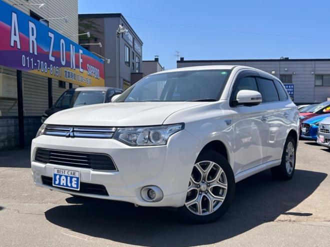 アウトランダーPHEV2.0 G ナビパッケージ 4WD　ETC　ナビ　バックモニター 2000