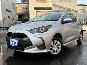 ヤリス　1.5 X 4WD　ナビ　ディスプレイオーディオ　Bluetooth　横滑り防止装置　ETC　USB　プッシュスタート　スチールホイール冬 1500