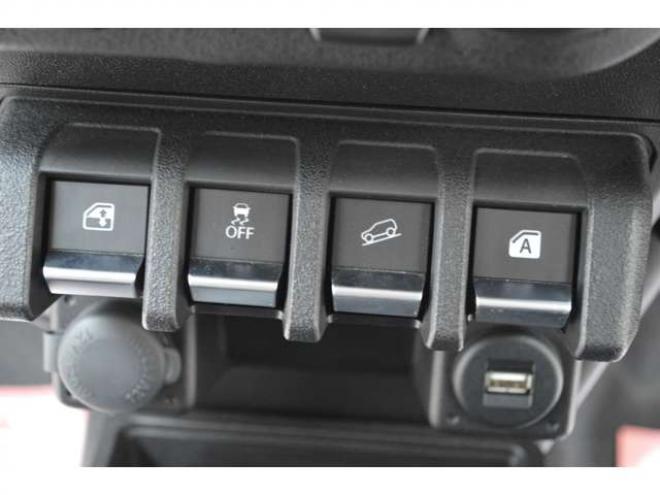 ジムニーXC 4WD　ワンオーナー車5速マニュアル4WDターボセーフティサポート搭載ドライブレコーダー純正ディスプレイオーディオバックカメラLEDライトクルーズコントロール 660