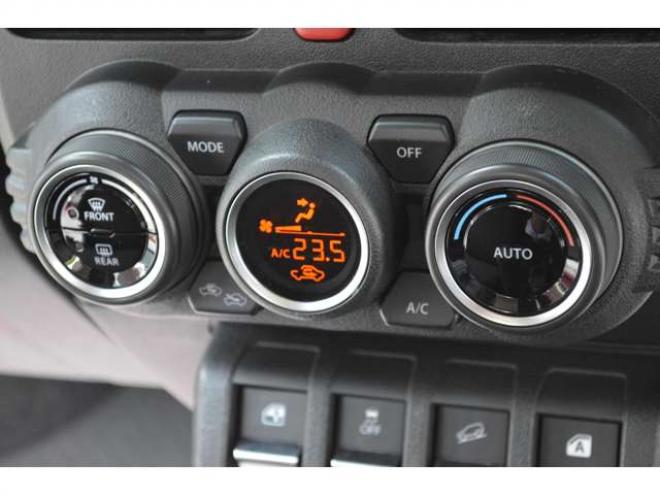 ジムニーXC 4WD　ワンオーナー車5速マニュアル4WDターボセーフティサポート搭載ドライブレコーダー純正ディスプレイオーディオバックカメラLEDライトクルーズコントロール 660