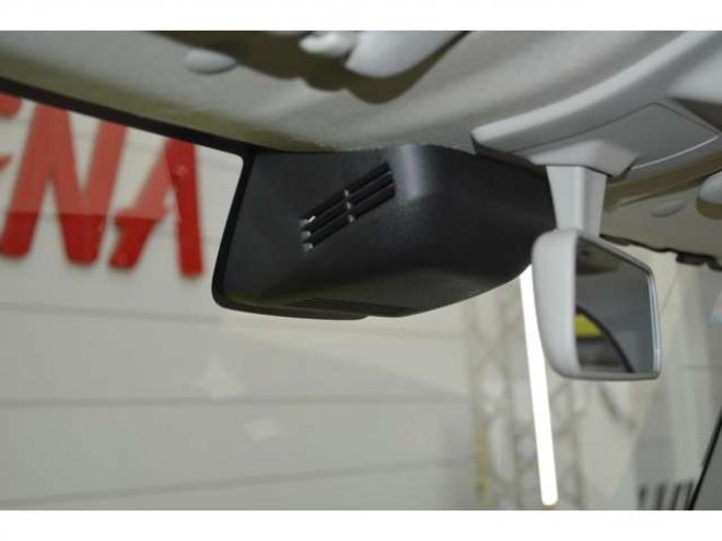 ジムニーXC 4WD　ワンオーナー車4WDターボセーフティサポート搭載アイドリングストップ横滑り防止装置クルーズコントロールハイビームアシストLEDライト8インチナビTVバックカメラETCシートヒーター 660