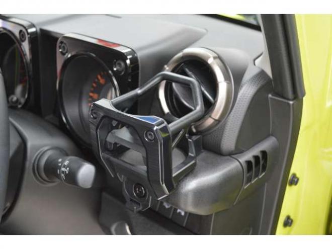 ジムニーXC 4WD　ワンオーナー車4WDターボセーフティサポート搭載アイドリングストップ横滑り防止装置クルーズコントロールハイビームアシストLEDライト8インチナビTVバックカメラETCシートヒーター 660