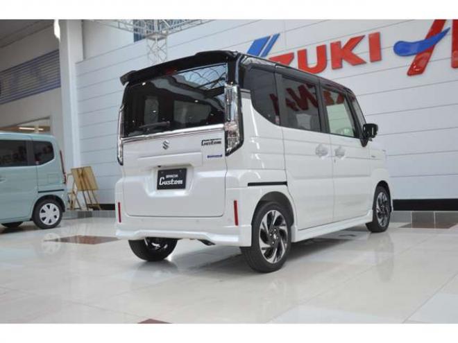 スペーシアカスタム ハイブリッド XSターボ 4WD　ハイブリッド4WDターボセーフティサポート搭載スズキコネクト対応通信機装着車アダプティブクルーズコントロール全方位モニター付9インチナビ両側オートスライドドアLEDステアリングヒーターパーキングセンサー 登録済未使用車 660