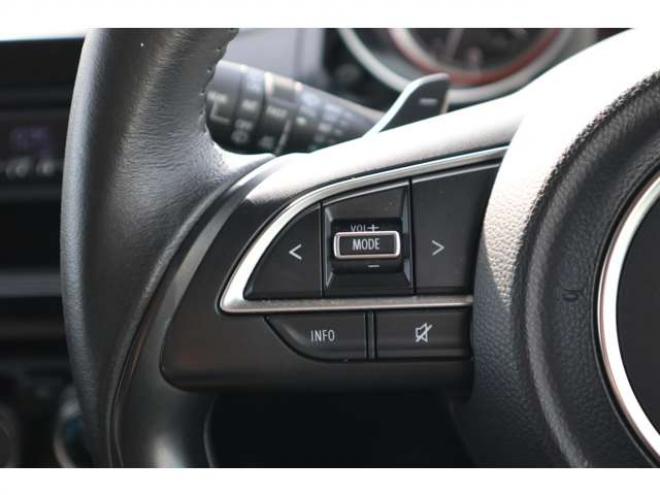 スイフト1.2 XL セーフティパッケージ装着車 4WD　CDプレイヤー　シートヒーター　パドルシフト　オートライト　アダプティブクルーズコントロール　車線逸脱警報 1200