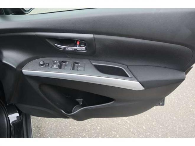 SX4S-CROSS 1.6 4WD　フルセグナビ　バックカメラ　HIDヘッドライト　シートヒーター　ヘッドライトウォッシャー　ETC　パドルシフト 1600