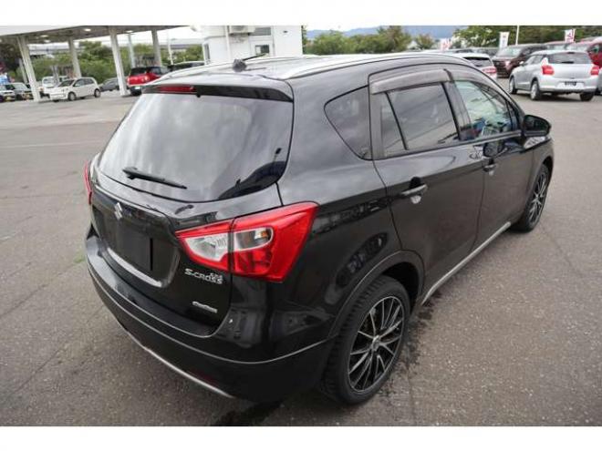 SX4S-CROSS 1.6 4WD　フルセグナビ　バックカメラ　HIDヘッドライト　シートヒーター　ヘッドライトウォッシャー　ETC　パドルシフト 1600