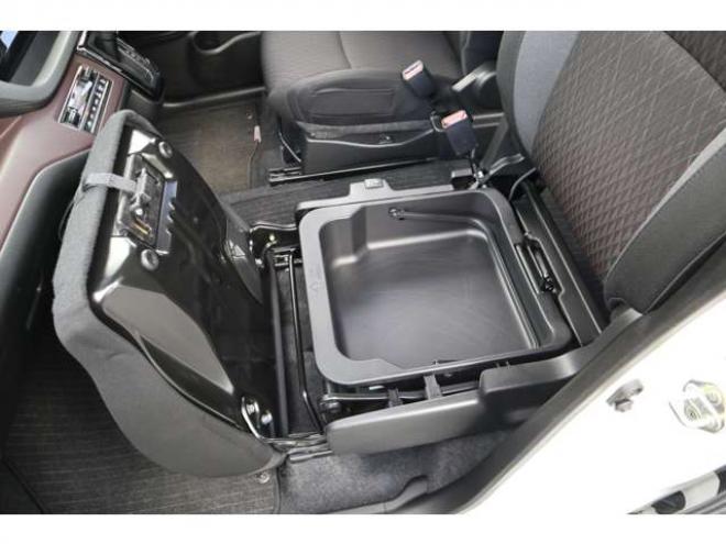 デリカD:2 1.2 カスタム ハイブリッド MV 全方位カメラ付ナビパッケージ 4WD　社外ナビ　全方位カメラ　ETC　両側電動スライドドア　LEDヘッドライト　アダプティブクルーズコントロール　スリムサーキュレーター　車線逸脱抑制機能　パーキングソナー 1200