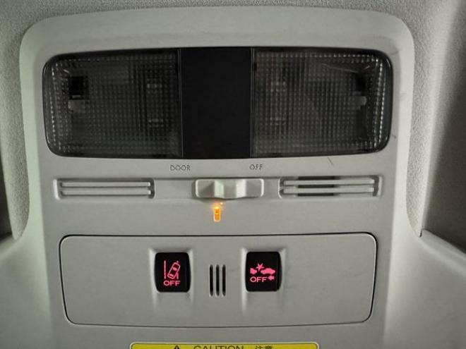 フォレスター２．０ｉ－Ｌアイサイト　アドバンスドセーフティＰＫＧ　本州仕入　禁煙車　衝突軽減アイサイト＆レーダークルーズコントロール　車線逸脱警報　ＬＥＤヘッドライト　ケンウッドナビ　地デジ　Ｂｌｕｅｔｏｏｔｈ　バックカメラ　ＥＴＣ 4WD 2000 5Dr