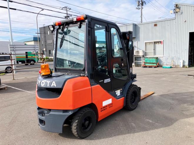 フォークリフトトヨタ　中古　8FD25　サイドシフト付　建機