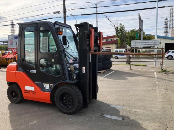 フォークリフトトヨタ　中古　8FD25　サイドシフト付　建機