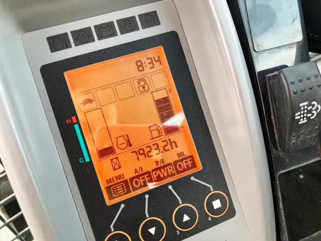 バックホー日立　中古　ZX40U-5B　クレーン仕様　油圧ショベル　建機