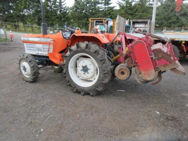 トラクタークボタL2402DT 4WD