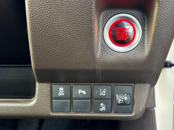 N-WGN660Lホンダセンシング 4WD ローンが不安な方＜優遇ローン＞ 寒冷地仕様　SDナビ　フルセグTV　バックカメラ　 4WD 660 5Dr
