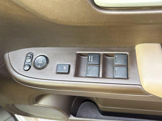 N-WGN660Lホンダセンシング 4WD ローンが不安な方＜優遇ローン＞ 寒冷地仕様　SDナビ　フルセグTV　バックカメラ　 4WD 660 5Dr