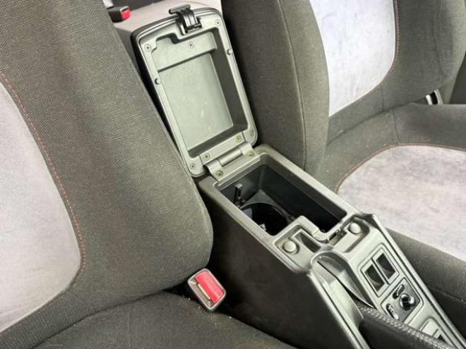 インプレッサSTI 2.0 WRX バージョンIV 4WD　4WD　ETC　ナビ　アルミホイール　MT　ABS　エアコン　パワーステアリング 2000