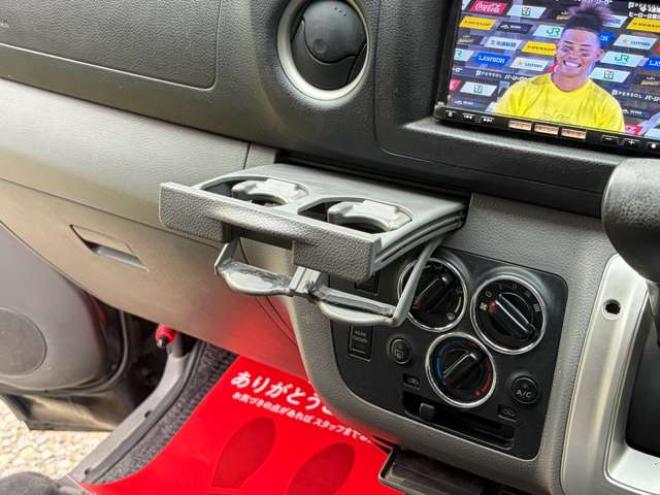 キャラバンNV350 2.5プレミアムGXクロムギアパッケージ バージョンブラック ロングディーゼルターボ4WD　プレミアムGX　クロムギアパッケージ　バージョンブラック　ETC　バックカメラ　ナビ　TV　両側スライドドア　オートライト　電動格納ミラー　AT　ルーフキャリア　アルミホイール 2500