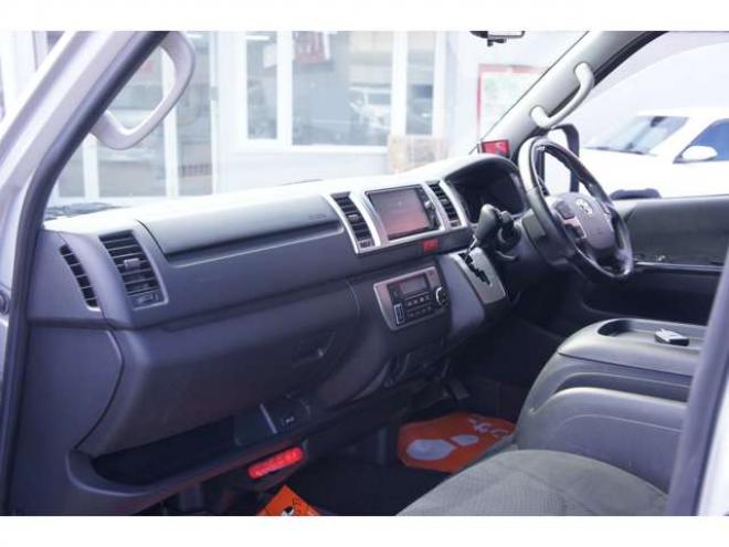 ハイエースバン2.8 スーパーGL ロング ディーゼルターボ 4WD　SDナビTV　パノラミックビューモニター　415コブラフロントスポイラー　リアスポイラー　ボンネット　18インチアルミ　ベッドキット　ローダウン　デジタルインナーミラー　LEDヘッドライト　スマートキー 2800