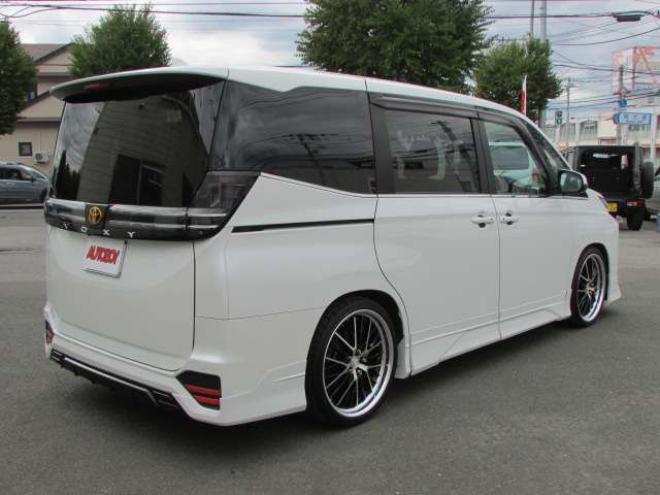 ヴォクシー2.0 S-Z 4WD　GRエアロ/WORK20インチアルミホイール/RSR車高調/純正ナビ/フルセグTV/バックカメラ/両側パワースライドドア/レーダークルーズコントロール/純正フリップダウンモニター/ビルトインETC 2000