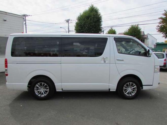 ハイエースバン2.8 スーパーGL 50TH アニバーサリー リミテッド ロングボディ ディーゼルターボ 4WD　ディーゼルターボ/両側パワースライドドア/衝突軽減ブレーキ/LEDヘッドライト/SDナビ/フルセグTV/バックカメラ/ブルートゥース/ETC/オートライト/オートハイビーム/社外アルミホイール 2800