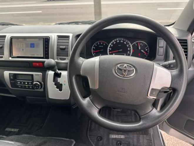 ハイエースバン2.8 スーパーGL ロング ディーゼルターボ 4WD　リアクーラー&ヒーター　プッシュスタート　スマートキー　　ベッドキッド LEDヘッドライト横滑り防止　衝突被害軽減　車線逸脱　トヨタ純正ナビ　フルセグTV　Bluetooth　バックカメラ トヨタ純正リアモニター ETC 2800