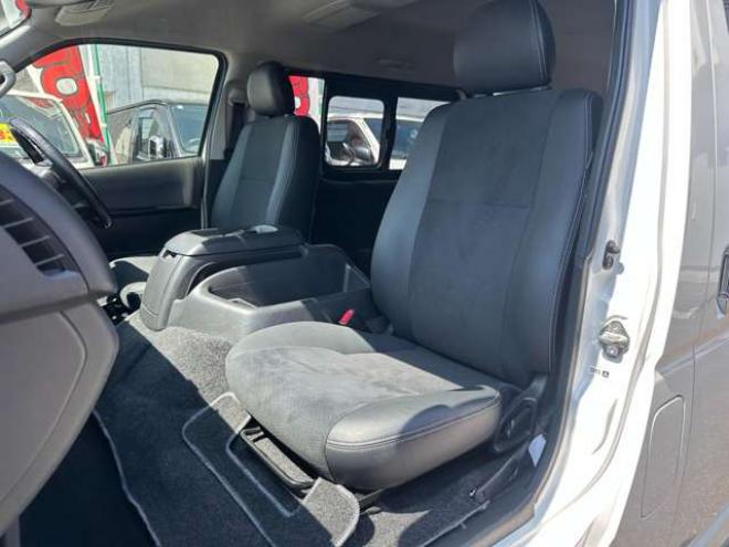 ハイエースバン2.7 スーパーGL ダークプライム ワイド ミドルルーフ ロングボディ 4WD　Pスタート スマートキー 両側スライドドア　LEDヘッドライト Fフォグ ハーフレザーシート 100V ベンチシート　ベッドキット リアクーラー ヒーター ステアリングスイッチ ディスプレイオーディオ　Bluetooth 2700
