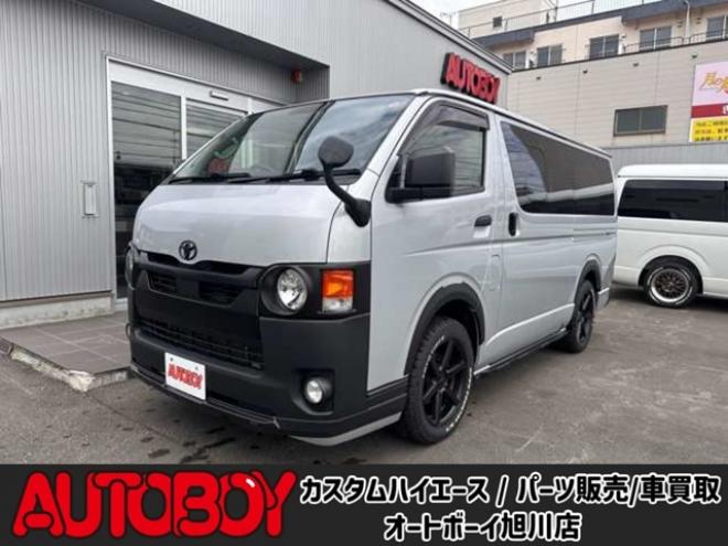ハイエースバン2.8 DX ロング ディーゼルターボ 4WD　キーレス 両側スライドドア　415SAFARI丸目キッド 衝突被害軽減システム 車線逸脱防止 横滑り防止 パワーヒート オートハイビーム バックカメラ メモリーナビ フルセグTV 電動格納ミラー 2800