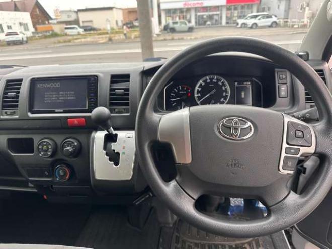 ハイエースバン2.8 DX ロング ディーゼルターボ 4WD　キーレス 両側スライドドア　415SAFARI丸目キッド 衝突被害軽減システム 車線逸脱防止 横滑り防止 パワーヒート オートハイビーム バックカメラ メモリーナビ フルセグTV 電動格納ミラー 2800
