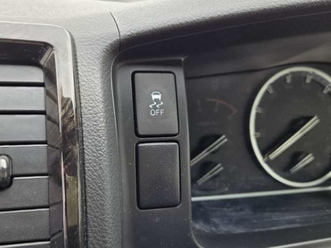 ハイエースバン2.8 スーパーGL ダークプライムII ロングボディ ディーゼルターボ 4WD　ESSEX　FスポイラーVer3 サイドライナー リアライナー フロアマッド ENCD17インチ YOKOHAMA PA03 ハーフレザーシート Pスタート リアヒーター&クーラー 社外テールランプ OPLEDヘッドライト ベッドキット 2800