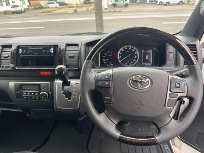 ハイエースバン2.8 スーパーGL ダークプライムII ロングボディ ディーゼルターボ 4WD　ESSEX　FスポイラーVer3 サイドライナー リアライナー フロアマッド ENCD17インチ YOKOHAMA PA03 ハーフレザーシート Pスタート リアヒーター&クーラー 社外テールランプ OPLEDヘッドライト ベッドキット 2800