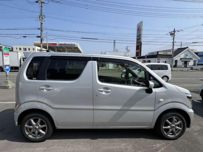 ワゴンRFA 4WD　キーレス　ナビ　ブルートゥース　シートヒーター　横滑り防止　ETC　電動格納ミラー 660