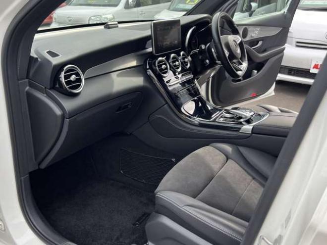 ベンツGLC 220 d 4マチック スポーツ ディーゼルターボ 4WD　純正ナビ　全方位カメラ　フルセグTV　ディストロニックプラス　全席シートヒーター　パークトロニック　LEDヘッドライト　電動リアゲート　パドルシフト　ハーフレザー　アンサーバック　アンビエントライト 正規輸入車 2100