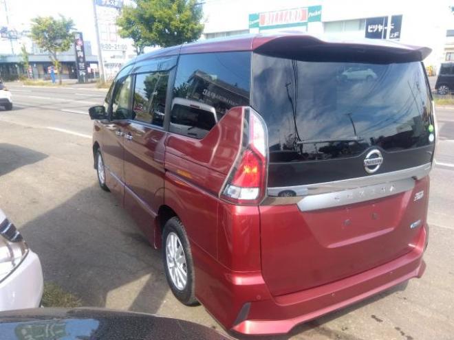セレナハイウェイスター Vセレクション 4WD 2000 5Dr
