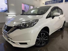 ノート　Ｘ　Ｆｏｕｒ　禁煙車　寒冷地仕様　衝突軽減エマージェンシーブレーキ　レーンモニタリング　純正エンジンスターター　インテリジェントキー　イクリプスナビ　地デジ　ＤＶＤ再生　横滑り防止装置　パートタイム４ＷＤ 4WD 1200 5Dr