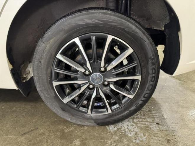 ノートＸ　Ｆｏｕｒ　禁煙車　寒冷地仕様　衝突軽減エマージェンシーブレーキ　レーンモニタリング　純正エンジンスターター　インテリジェントキー　イクリプスナビ　地デジ　ＤＶＤ再生　横滑り防止装置　パートタイム４ＷＤ 4WD 1200 5Dr