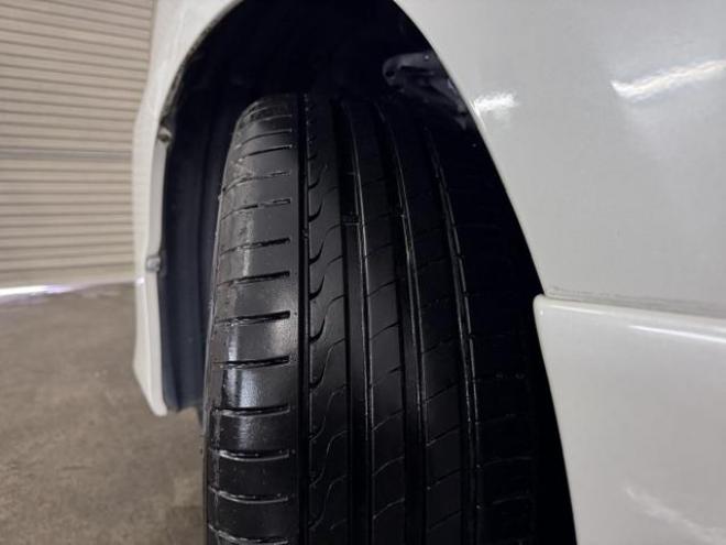 ヴェルファイア２．４Ｚ　後期型　禁煙車　純正リアフリップダウンモニター　純正１８インチＡＷ　社外１６ＡＷ＋スタッドレスタイヤ　両側パワースライドドア　純正ナビ　地デジ　ＤＶＤ再生　Ｂｌｕｅｔｏｏｔｈオーディオ　バックカメラ 4WD 2400 5Dr