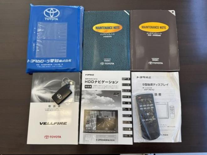 ヴェルファイア２．４Ｚ　後期型　禁煙車　純正リアフリップダウンモニター　純正１８インチＡＷ　社外１６ＡＷ＋スタッドレスタイヤ　両側パワースライドドア　純正ナビ　地デジ　ＤＶＤ再生　Ｂｌｕｅｔｏｏｔｈオーディオ　バックカメラ 4WD 2400 5Dr
