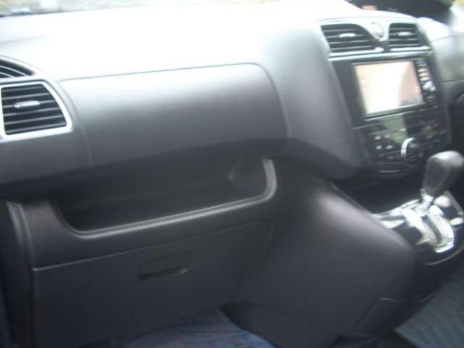 セレナ2.0 ハイウェイスター Vセレクション 4WD　フルセグナビ　Rカメラ　両面パワースライドHID　HID 2000