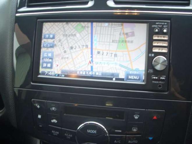 セレナ2.0 ハイウェイスター Vセレクション 4WD　フルセグナビ　Rカメラ　両面パワースライドHID　HID 2000