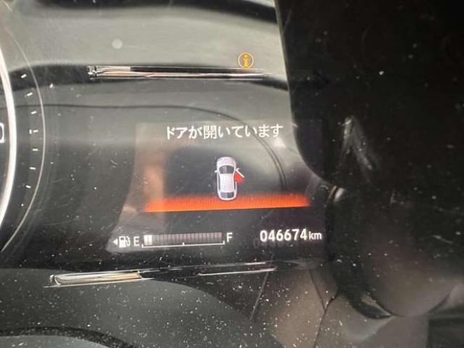 ヴェゼル1.5 ハイブリッド Z ホンダセンシング 4WD　ハーフレザーシート クルーズコントロール ステアリングスイッチ オートライト 車線逸脱防止 横滑り防止  ETC 純正ナビ USB HDMI Bluetooth TV Bカメラ SPORTモード 電動パーキング ブレーキホールド 純正エンスタ 1500