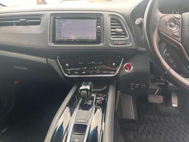 ヴェゼル1.5 ハイブリッド Z ホンダセンシング 4WD　ハーフレザーシート クルーズコントロール ステアリングスイッチ オートライト 車線逸脱防止 横滑り防止  ETC 純正ナビ USB HDMI Bluetooth TV Bカメラ SPORTモード 電動パーキング ブレーキホールド 純正エンスタ 1500