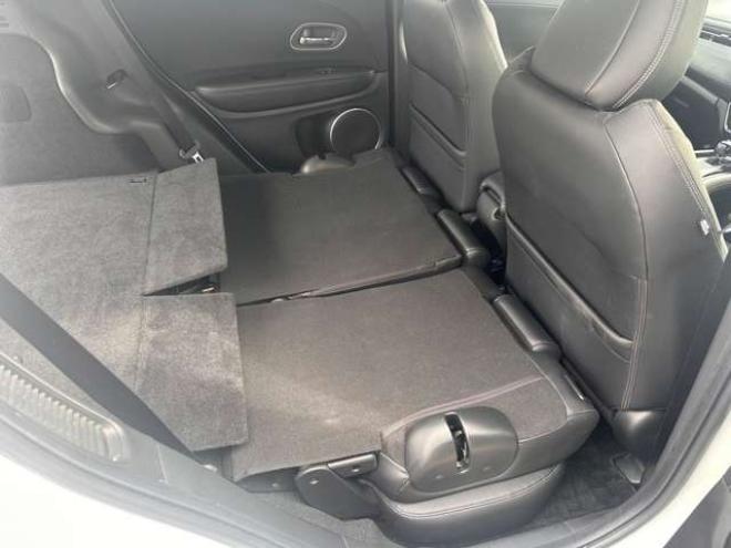 ヴェゼル1.5 ハイブリッド Z ホンダセンシング 4WD　ハーフレザーシート クルーズコントロール ステアリングスイッチ オートライト 車線逸脱防止 横滑り防止  ETC 純正ナビ USB HDMI Bluetooth TV Bカメラ SPORTモード 電動パーキング ブレーキホールド 純正エンスタ 1500