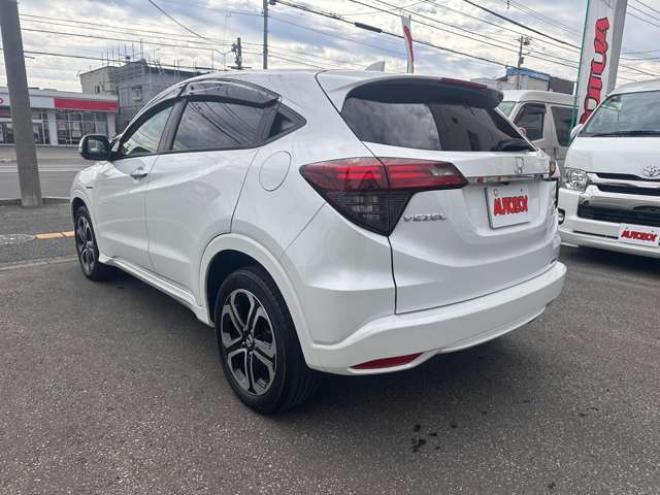 ヴェゼル1.5 ハイブリッド Z ホンダセンシング 4WD　ハーフレザーシート クルーズコントロール ステアリングスイッチ オートライト 車線逸脱防止 横滑り防止  ETC 純正ナビ USB HDMI Bluetooth TV Bカメラ SPORTモード 電動パーキング ブレーキホールド 純正エンスタ 1500