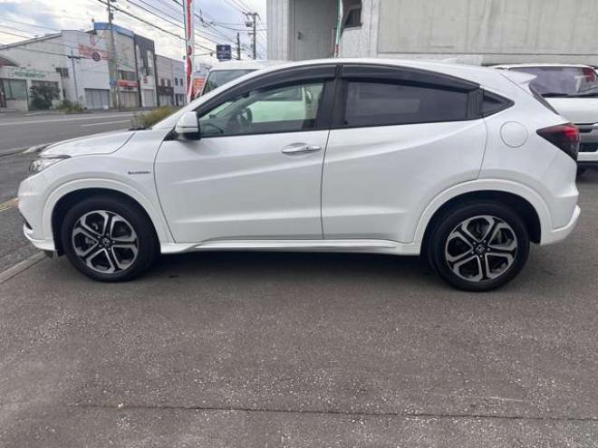 ヴェゼル1.5 ハイブリッド Z ホンダセンシング 4WD　ハーフレザーシート クルーズコントロール ステアリングスイッチ オートライト 車線逸脱防止 横滑り防止  ETC 純正ナビ USB HDMI Bluetooth TV Bカメラ SPORTモード 電動パーキング ブレーキホールド 純正エンスタ 1500