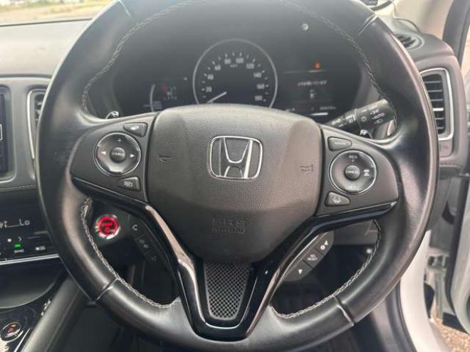 ヴェゼル1.5 ハイブリッド Z ホンダセンシング 4WD　ハーフレザーシート クルーズコントロール ステアリングスイッチ オートライト 車線逸脱防止 横滑り防止  ETC 純正ナビ USB HDMI Bluetooth TV Bカメラ SPORTモード 電動パーキング ブレーキホールド 純正エンスタ 1500