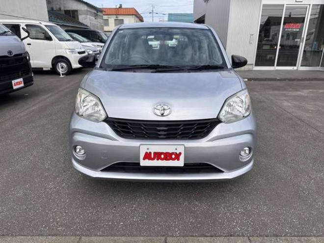 パッソ1.0 X 4WD　キーレス アイドリングストップ 横滑り防止 ヘッドライトレベライザー ETC　社外ナビ CD DVD SD USB AM FM Bカメラ　ISOFIX対応　LEDフォグランプ 1000