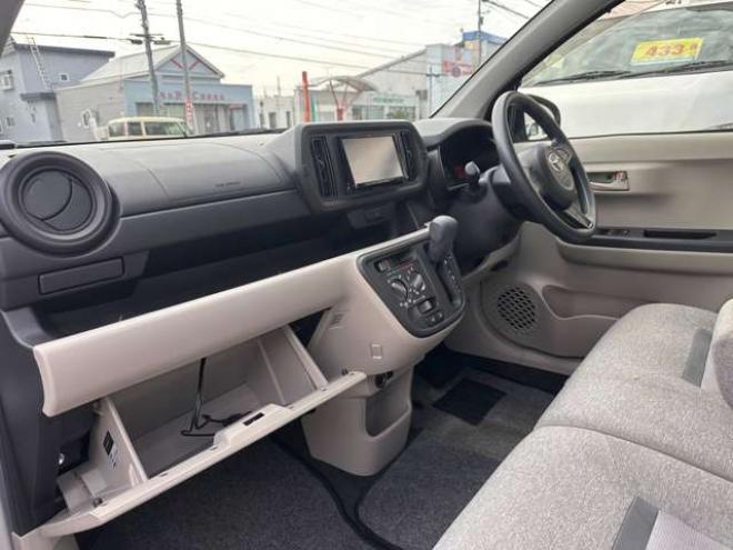 パッソ1.0 X 4WD　キーレス アイドリングストップ 横滑り防止 ヘッドライトレベライザー ETC　社外ナビ CD DVD SD USB AM FM Bカメラ　ISOFIX対応　LEDフォグランプ 1000