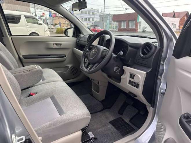 パッソ1.0 X 4WD　キーレス アイドリングストップ 横滑り防止 ヘッドライトレベライザー ETC　社外ナビ CD DVD SD USB AM FM Bカメラ　ISOFIX対応　LEDフォグランプ 1000