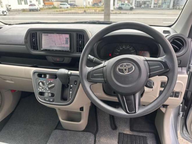 パッソ1.0 X 4WD　キーレス アイドリングストップ 横滑り防止 ヘッドライトレベライザー ETC　社外ナビ CD DVD SD USB AM FM Bカメラ　ISOFIX対応　LEDフォグランプ 1000