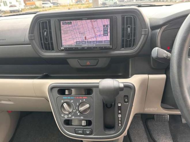 パッソ1.0 X 4WD　キーレス アイドリングストップ 横滑り防止 ヘッドライトレベライザー ETC　社外ナビ CD DVD SD USB AM FM Bカメラ　ISOFIX対応　LEDフォグランプ 1000